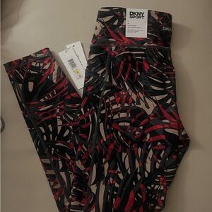 DKNY Sport High Waist Yoga Leggings with side pockets. Medium, New!
